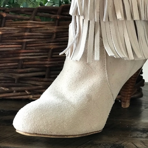 Super cute heeled fringe bootie. - Picture 4 of 4